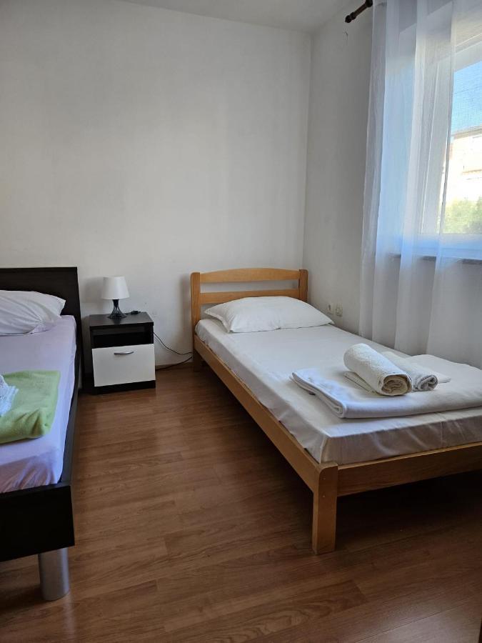 Lana Apartment *