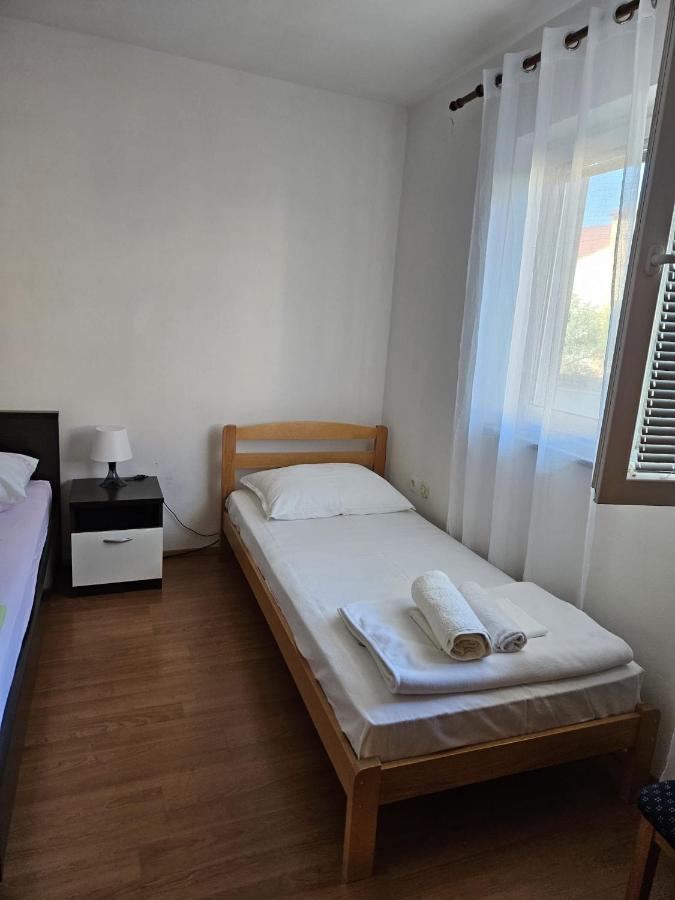 Lana Apartment *